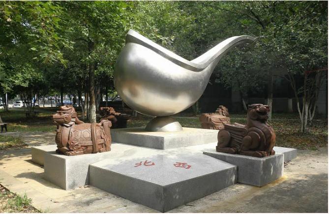 河南校园雕塑设计之四大发明主题